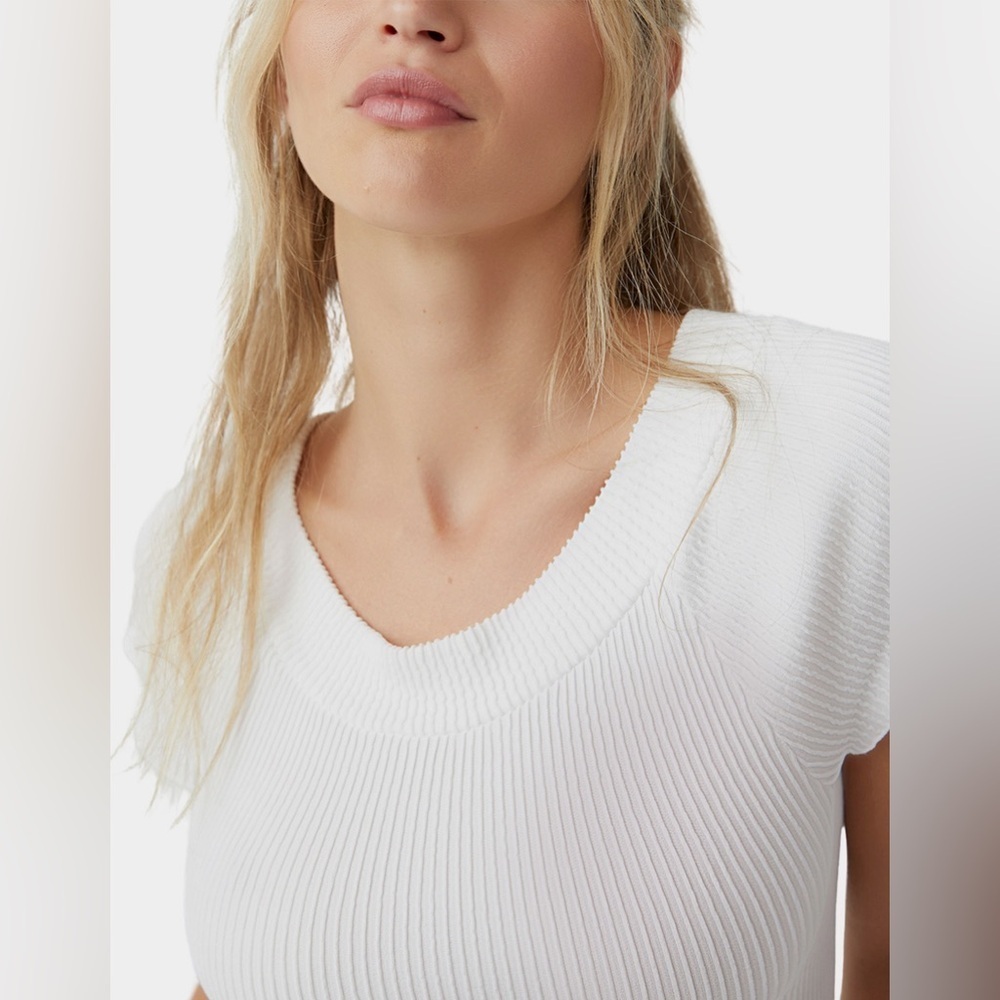 NWT-Free People Seamless Off The Shoulder Ribbed Womens Top in White - Size XS/S - Picture 2 of 4
